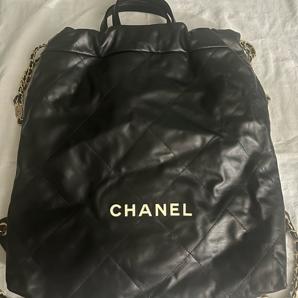 CHANEL  22 BACK PACK. Médium